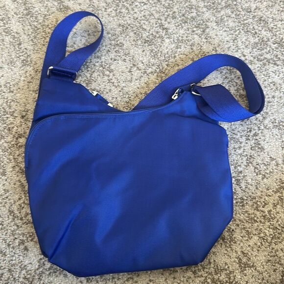 Baggallini Savvy Top Zip Crossbody Bag - Picture 4 of 6